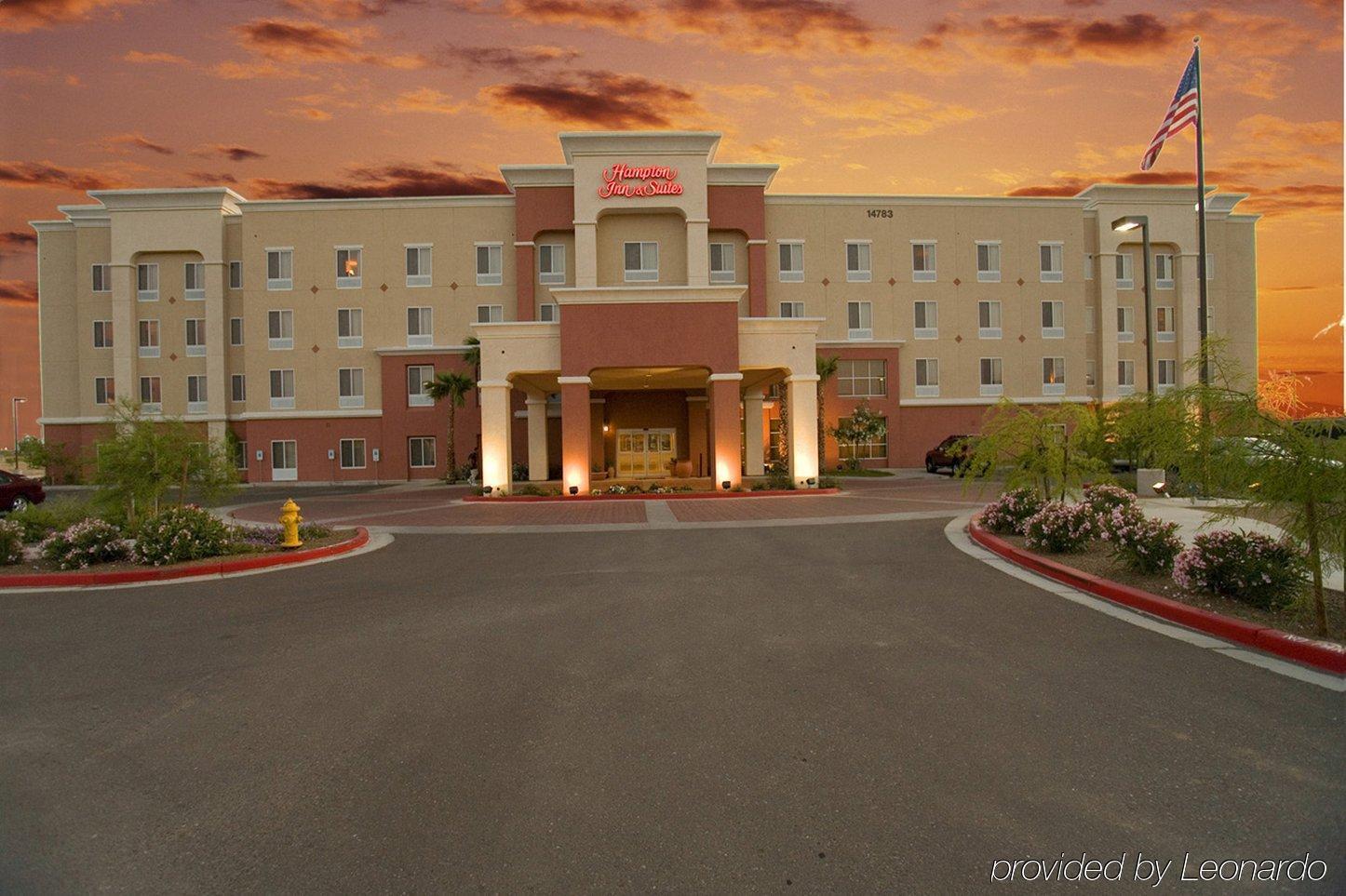 Hampton Inn & Suites Phoenix-Сюрпрайз Экстерьер фото